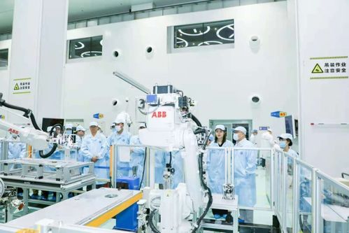 傳承航天精神，凝聚愛國(guó)力量——深圳國(guó)防論壇走進(jìn)衛(wèi)星工廠推進(jìn)科技創(chuàng)新合作